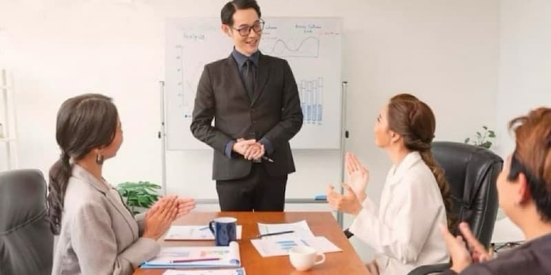 แนะนำสั้นๆ เกี่ยวกับผู้เขียน CEO Minh Binh